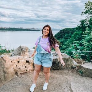 Meet your Posher, Sky